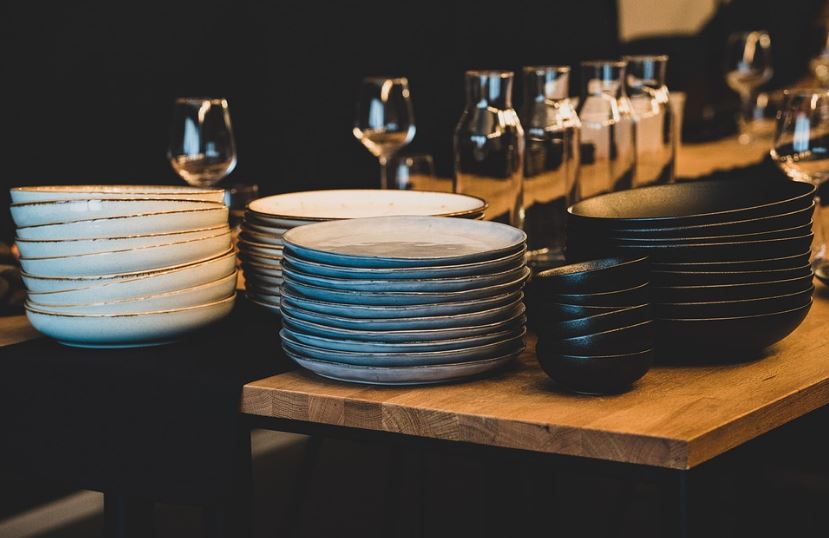 tableware-plates-restaurant-wine